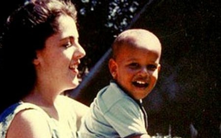 Preşedintele Barack Obama, la un pas de a fi dat spre adopţie la naştere