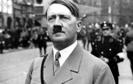  Titlul de cetăţean de onoare al lui Hitler, retras de către conducerea oraşul său natal