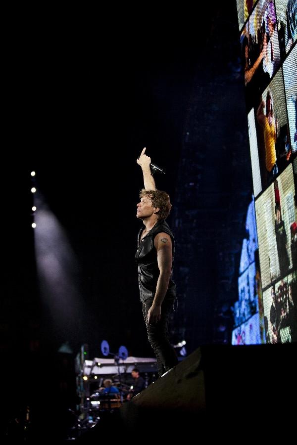 Cele mai reuşite fotografii de la concertul Bon Jovi din Piaţa Constituţiei 100958