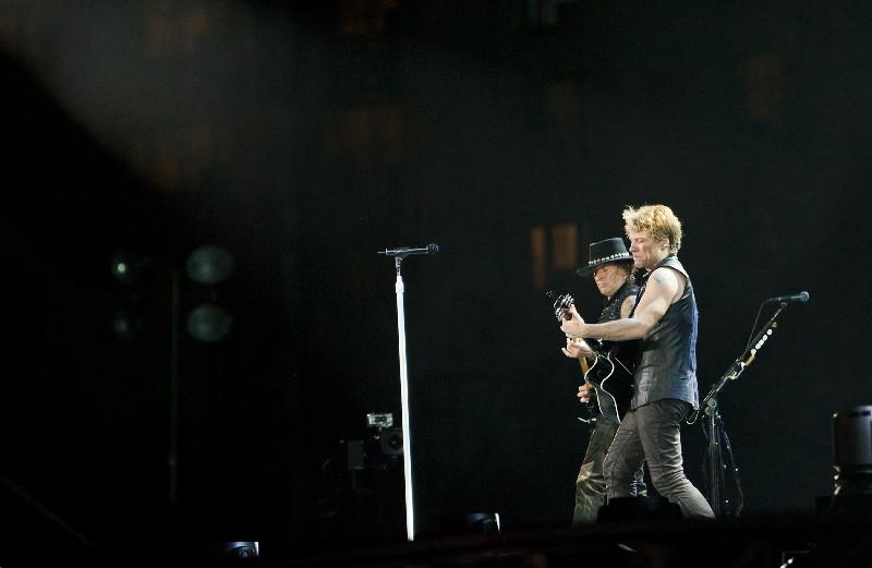 Cele mai reuşite fotografii de la concertul Bon Jovi din Piaţa Constituţiei 100959