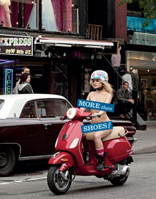 Nuditatea vinde: Fete dezbrăcate, fotografiate pe străzile din Manhattan 101079