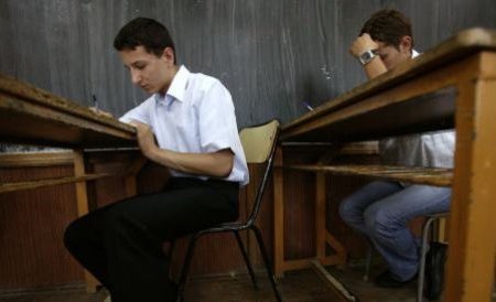 România are cel mai mare număr de analfabeţi din Europa: 6% dintre români nu ştiu carte