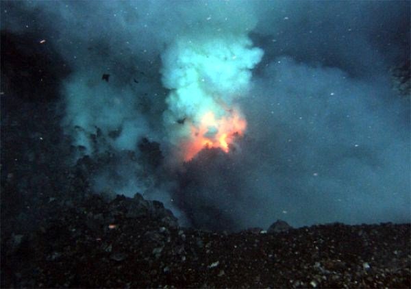 12 vulcani subacvatici descoperiţi în sudul insulelor Sandwich
