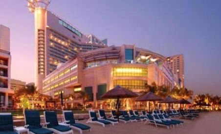 70 de joburi pentru români, disponibile la un hotel din Abu Dhabi