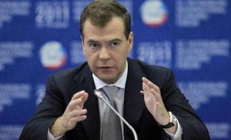 Dmitri Medvedev aseamană revoltele din ţările arabe cu prăbuşirea Zidului Berlinului