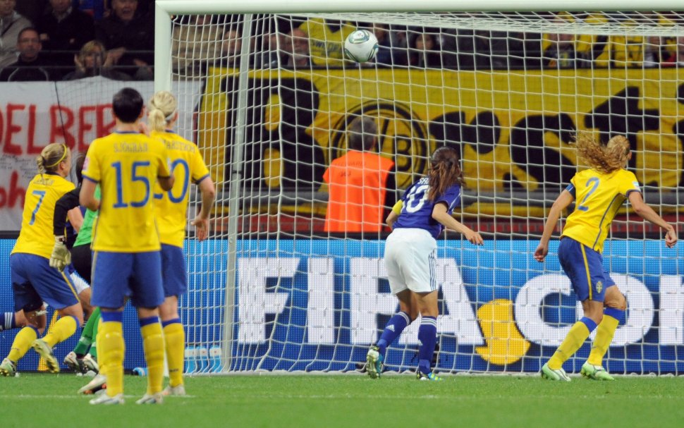 Şi fetele ştiu fotbal: Cele mai frumoase goluri de la Cupa Mondială din Germania