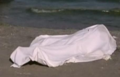Cadavrul unui turist a fost ţinut pe plajă circa două ore, în mijlocul zilei