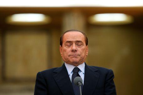 Silvio Berlusconi s-a lovit la cap, după ce a căzut în duş