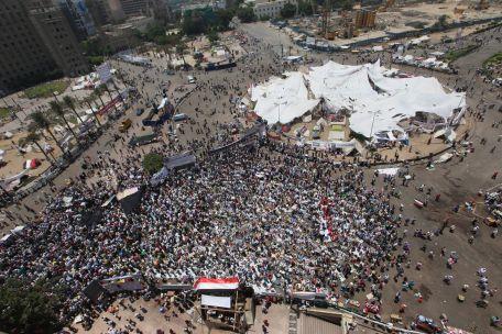 Remaniere guvernamentală în Egipt, pe fondul protestelor violente
