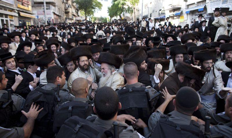 Ciocniri violente în Ierusalim, între forţele de ordine şi ultra-ortodocşi 101638