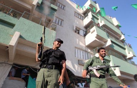 Libia: Rebelii susţin că au capturat un oraş strategic şi se pregătesc să atace capitala