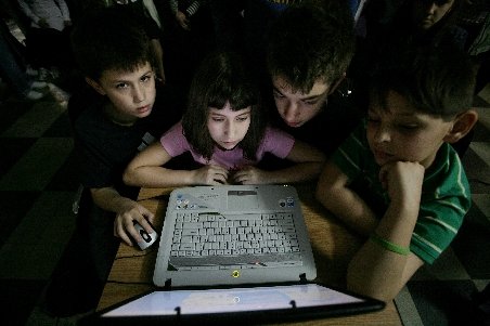România rurală: Internetul a rămas un mister pentru oamenii de la sate