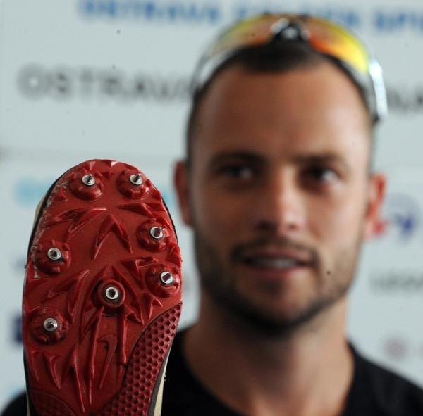 Sportivul cu proteze de carbon în locul picioarelor, Oscar Pistorius, s-a calificat la CM de atletism 101832