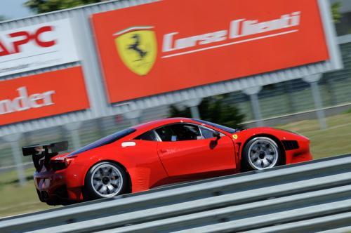 Ferrari anunţă 458 Italia Grand Am, un nou automobil de curse 102015