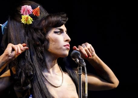 Amy Winehouse a murit. Artista ar fi decedat în urma unei supradoze