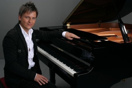 Cel mai rapid pianist din lume va cânta la Bucureşti pe 15 noiembrie