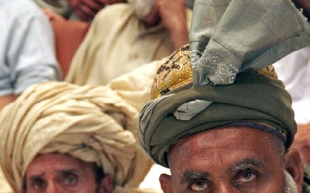 Primarul Kandaharului, ucis într-un atentat terorist kamikaze. Teroristul avea explozibil în turban