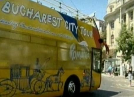 Autobuzele supraetajate din Bucureşti oferă o experienţă turistică unică. Vezi aici de ce