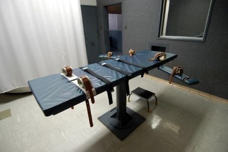 Britanicii vor reintroducerea pedepsei cu moartea: 40 de petiţii cer legiferarea