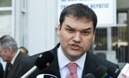 Cseke Attila a demisionat din funcţia de ministru al Sănătăţii
