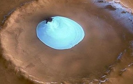 Apă în stare lichidă, descoperită pe suprafaţa planetei Marte 