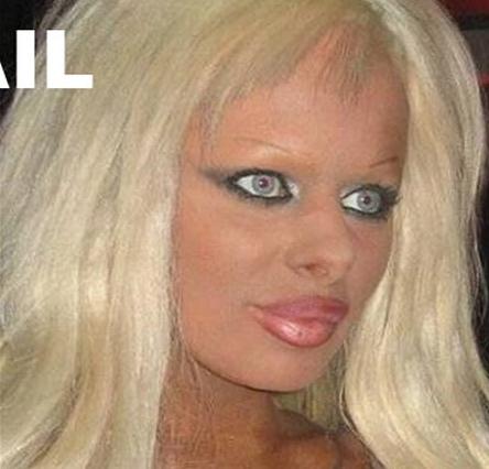Cât de urâte sunt! Topul celor mai nereuşite operaţii estetice 103588