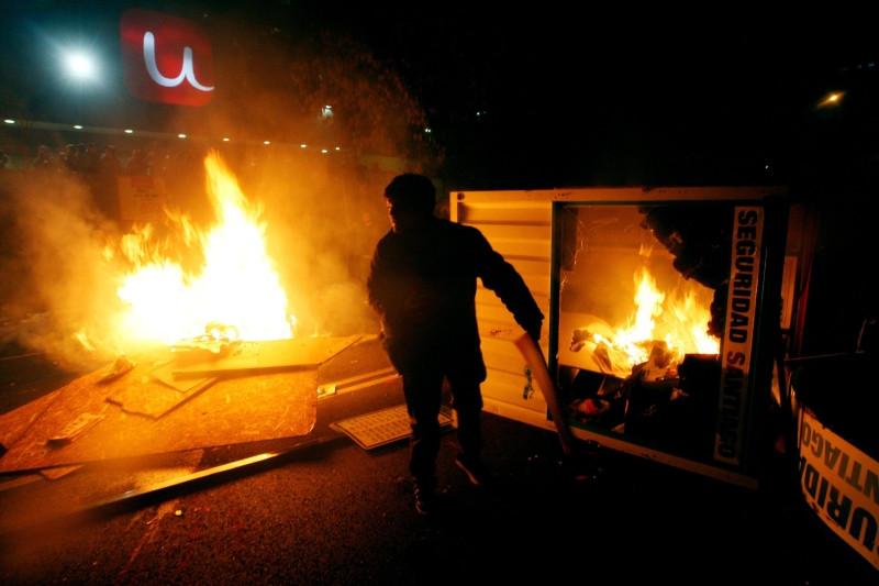 Proteste în Chile: Ciocniri violente între studenţi şi forţele de ordine 103614