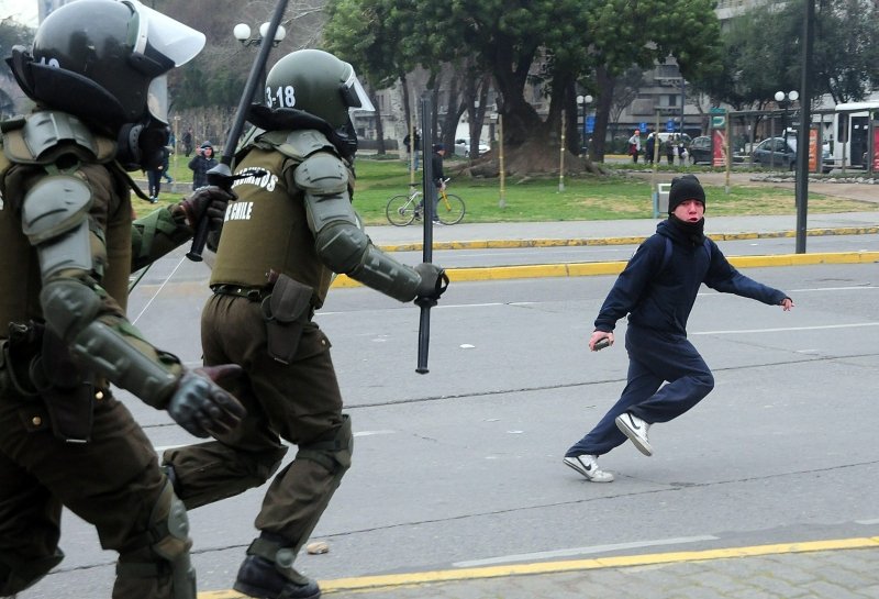 Proteste în Chile: Ciocniri violente între studenţi şi forţele de ordine