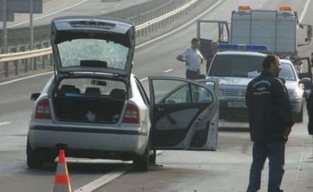 Jaf armat pe autostrada Bucureşti-Piteşti. O maşina cu bijuterii a fost oprită în trafic