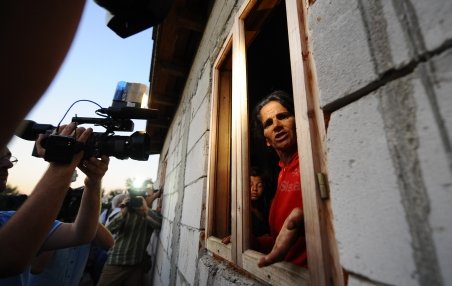 Bucureşti. 15 persoane, evacuate dintr-o casă pe care o ocupaseră abuziv 