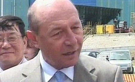 Traian Băsescu: Dacă tot împrumutăm pentru salarii şi pensii, dăm faliment toţi