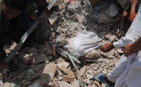 Pakistan. 11 morţi şi 20 de răniţi, în urma exploziei unei bombe la un hotel