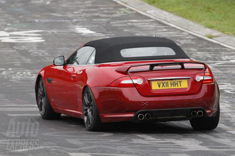Jaguar XKR-S Cabrio, aproape de realitate. Imagini spion cu noua decapotabilă a britanicilor 104602