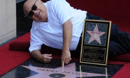 Danny de Vito a primit propria stea pe celebrul bulevard Walk of Fame