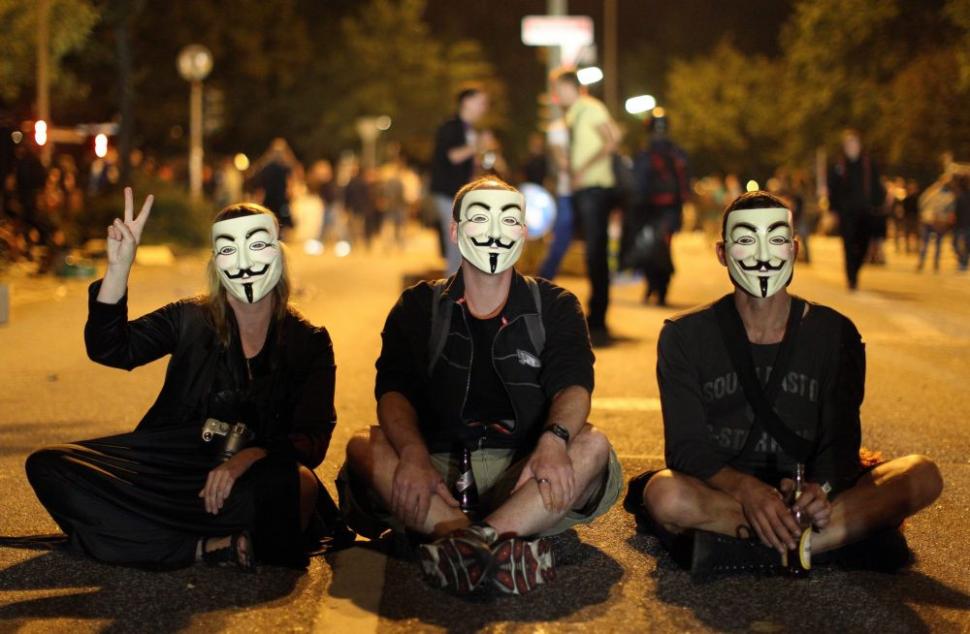 Incidente violente la Hamburg. Mesajul tinerilor: "Londra este peste tot!" 105068