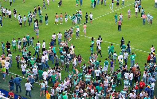 Violenţe şi împuşcături pe stadioane în Mexic şi Statele Unite