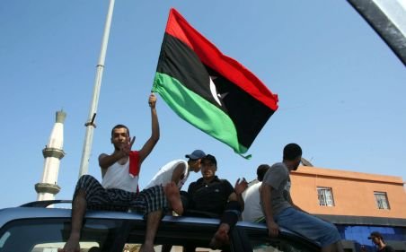 Trupele opoziţiei au intrat în complexul lui Gaddafi, dar acesta nu era acolo. Rebelii stăpânesc Tripoli în totalitate