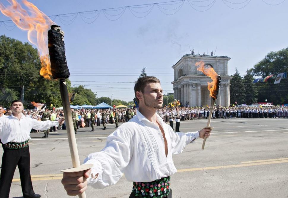 Republica Moldova sărbătoreşte împlinirea a 20 de ani de la independenţa faţă de Moscova 105688