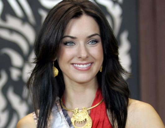 Miss Universe 2005 s-a hotărât să promoveze România peste tot în lume