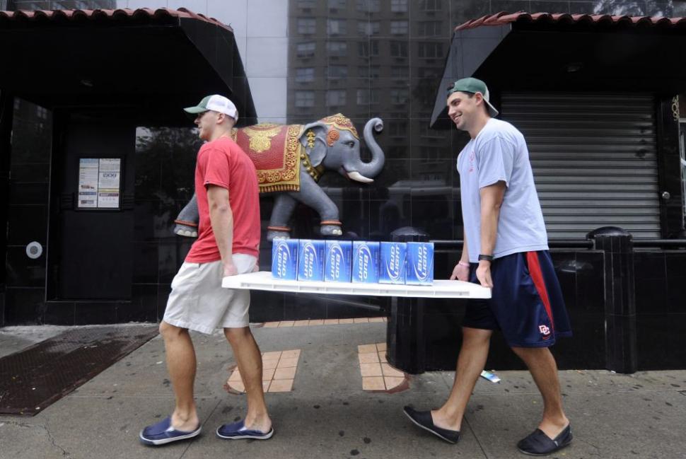 Uraganul Irene a făcut zece victime. Mii de oameni au devenit refugiaţi 105717