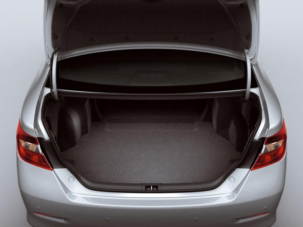 Toyota Camry, modelul global, în primele imagini oficiale 105825