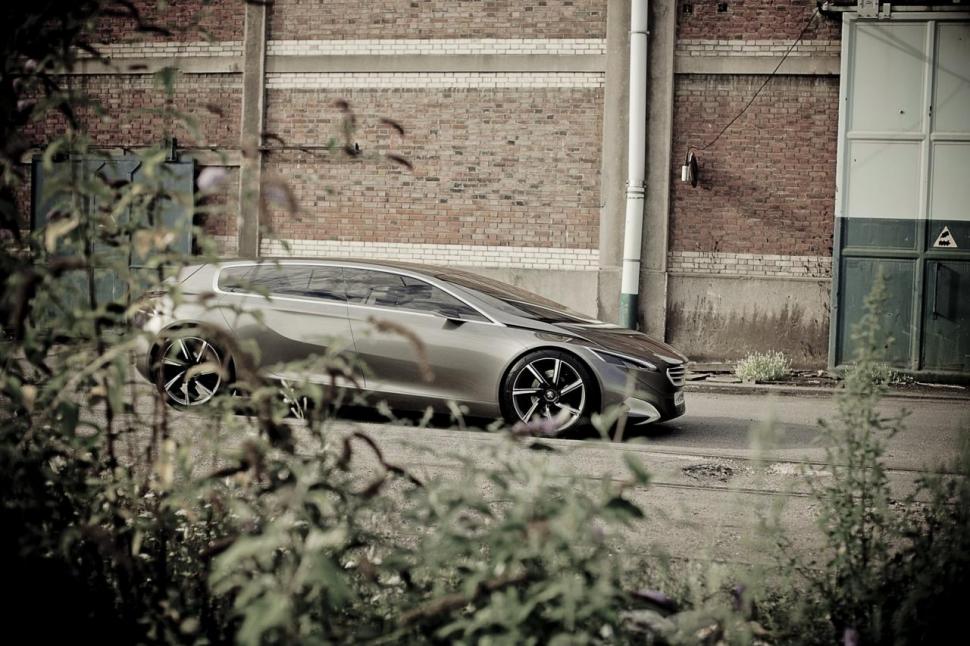 HX1 plug-in hybrid, un nou concept spectaculos marca Peugeot 105928