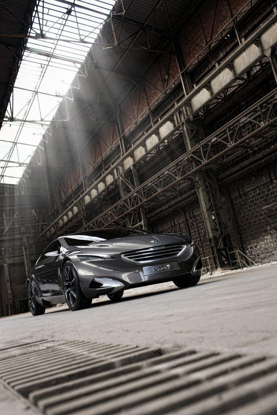 HX1 plug-in hybrid, un nou concept spectaculos marca Peugeot 105933