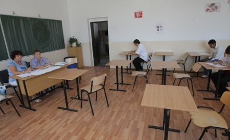 MECTS: 71 de elevi eliminaţi la proba scrisă la matematică sau istorie, cei mai mulţi din Bucureşti