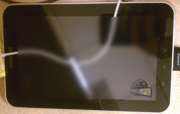 Samsung Galaxy Tab 7.7, în primele imagini apărute pe net