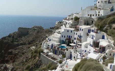 TVA a crescut în Grecia de la 13 la 23%: Valul de scumpiri va afecta localnicii şi turiştii
