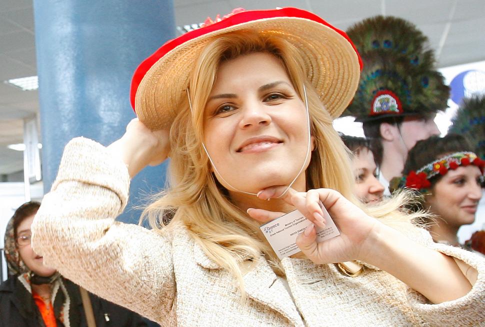 Un tânăr, despre Udrea: Este o persoană &quot;very beautiful&quot;. Vezi o galerie foto inedită cu ministrul 106301