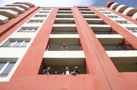 Schimbul de locuinţe, o soluţie pentru românii care nu reuşesc să-şi vândă apartamentele vechi