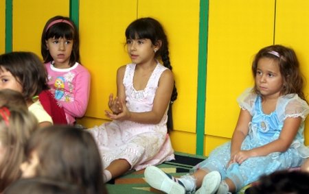 Criză de locuri în grădiniţele din Capitală: Zeci de mii de preşcolari vor rămâne pe dinafară