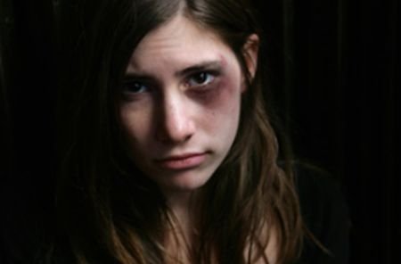 Peste 620 de minori români au fost abuzaţi sexual în 2010
